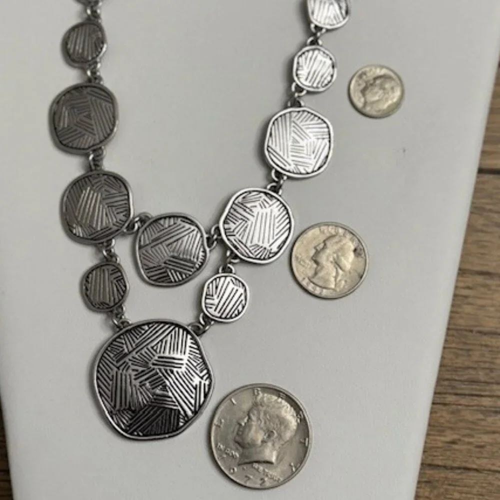 Lia Sophia :SOLACE" Necklace - Picture 4 of 6